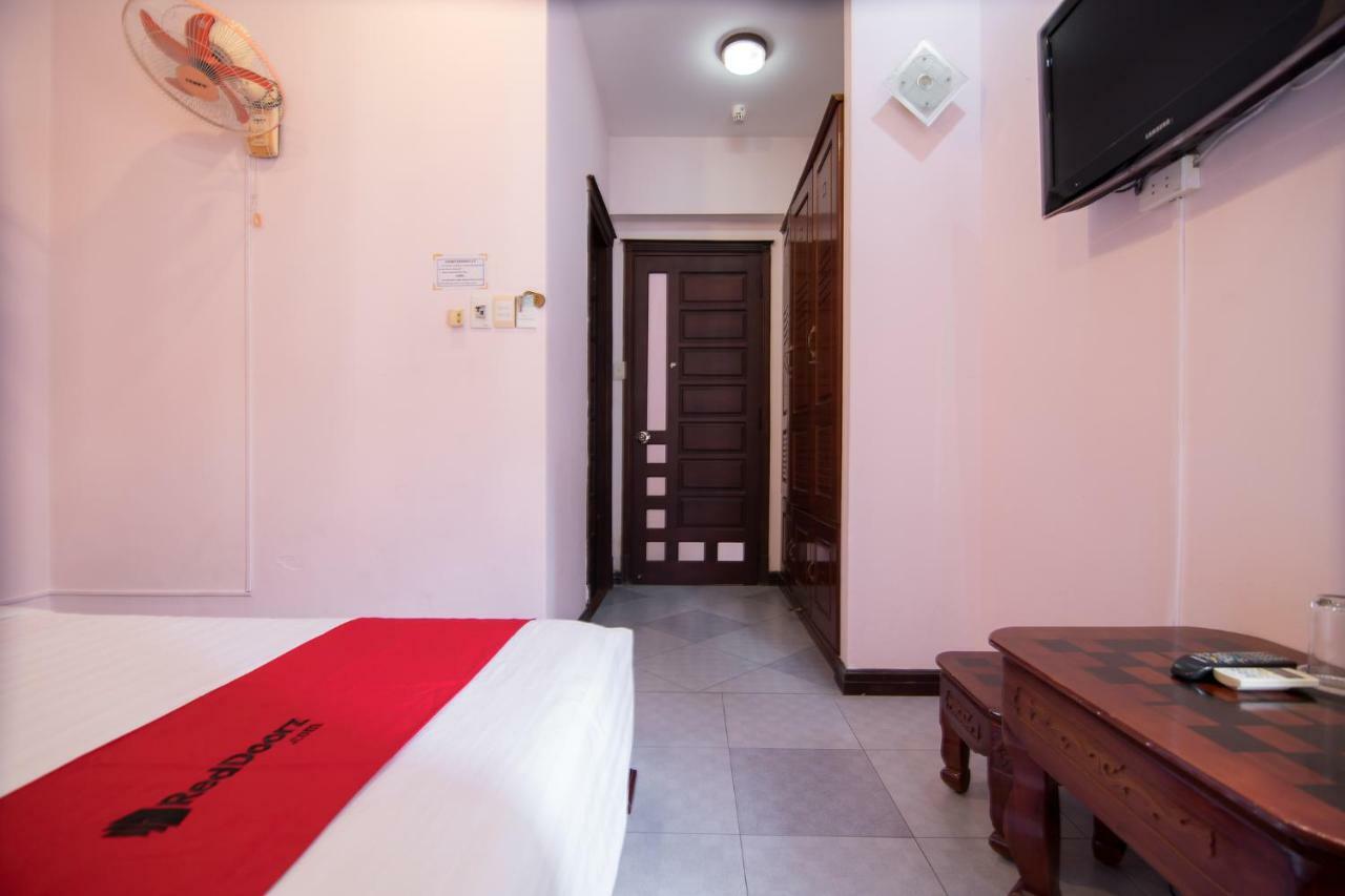 Hotel Reddoorz Near Cau Song 2