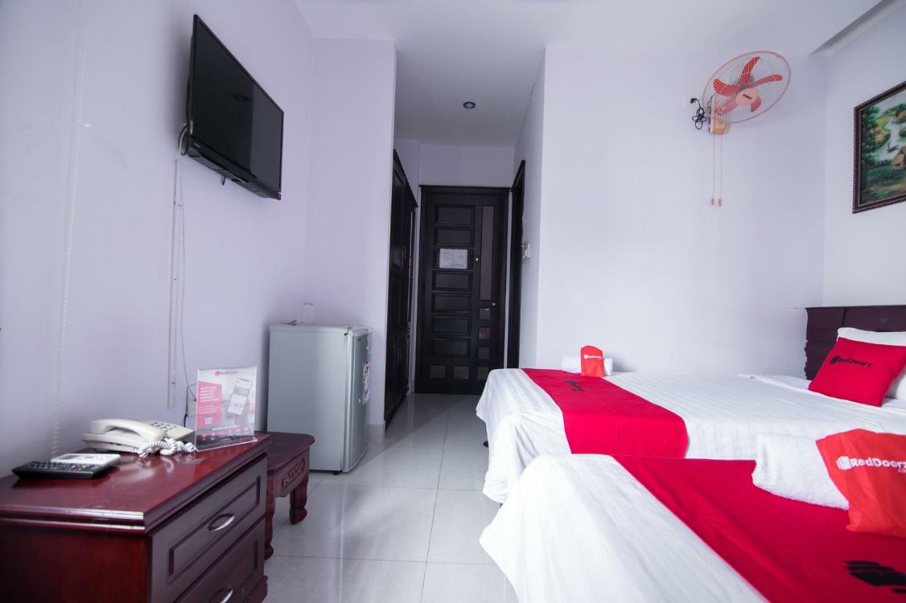 Hotel Reddoorz Near Cau Song 2